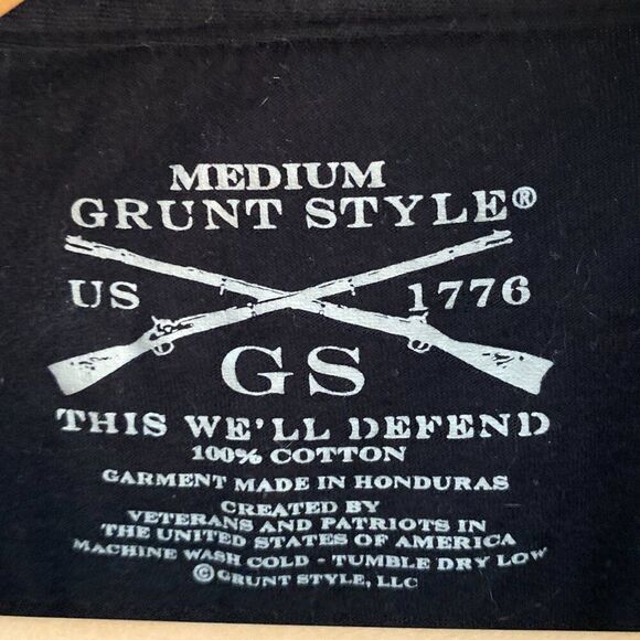 Grunt Style Warrior USA Flag Helmet Fighter Short Sleeve T-Shirt Medium - Picture 2 of 3